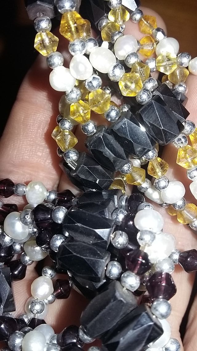 COLLAR IMANES Y PERLAS