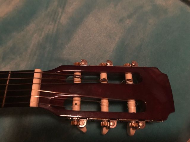 Guitarra Romanza , modelo Carmen.