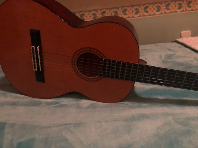 Guitarra Romanza , modelo Carmen.