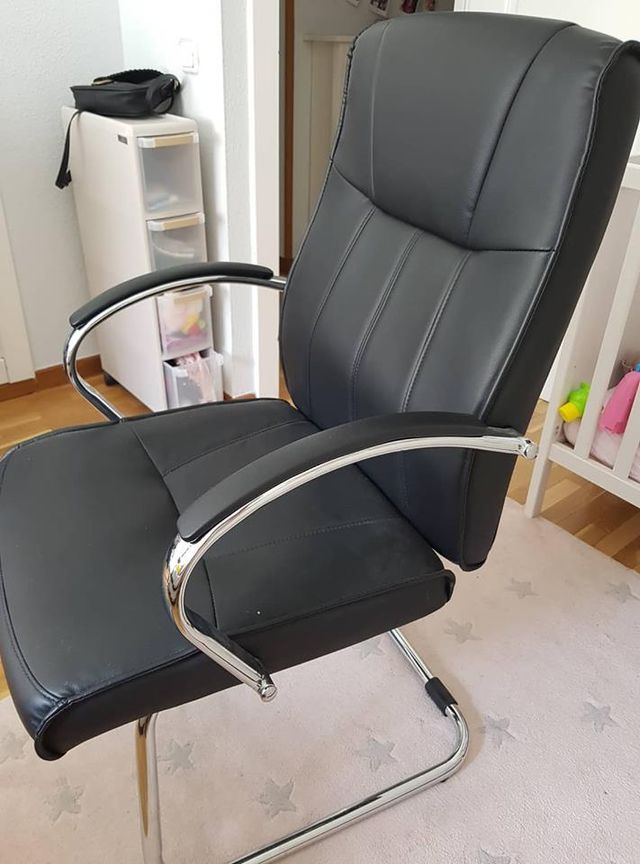 Silla oficina sin ruedas cuero sintético de segunda mano por 60 € en ... Silla oficina sin ruedas cuero sintético de segunda mano por 60 € en ...