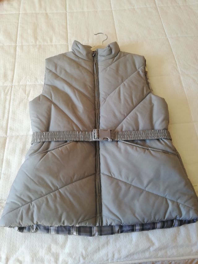 chaleco sin apenas uso, reversible