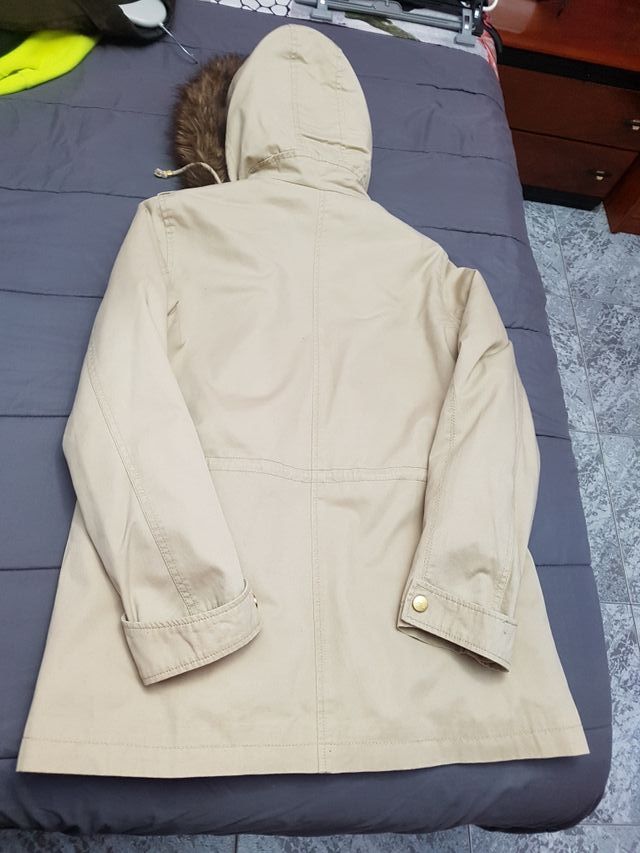 Abrigo de mujer BERSHKA T-L