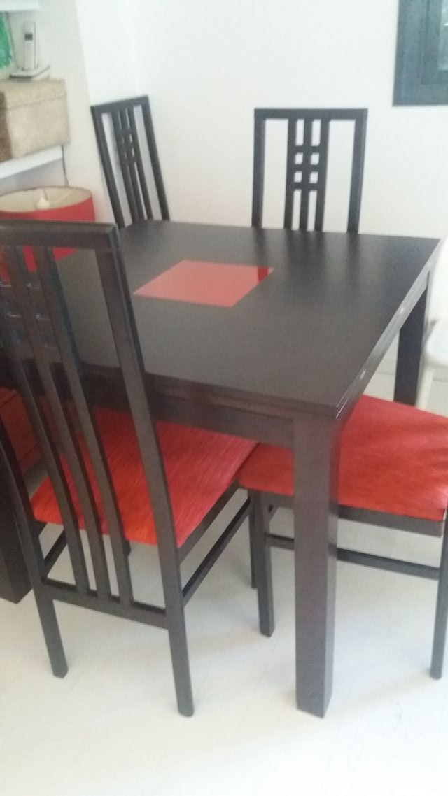 Mesa comedor cuadrada extensible de segunda mano por 120 € en Las ... Mesa comedor cuadrada extensible de segunda mano por 120 € en Las ...