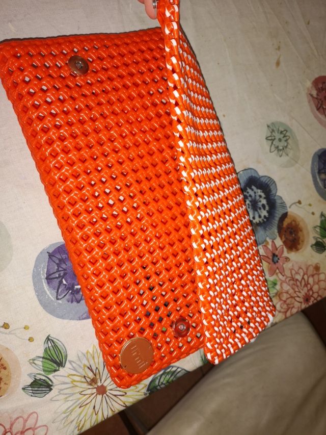 Borsa a mano tipo griglia. Marca Yerse