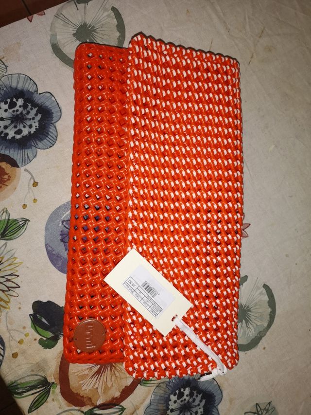 Borsa a mano tipo griglia. Marca Yerse