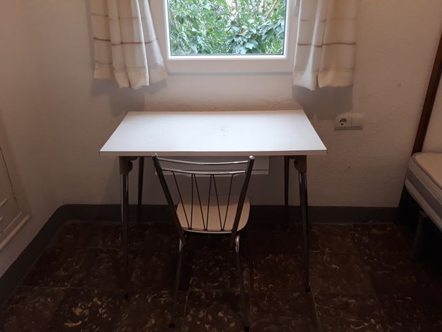 Mesa cocina vintage de segunda mano por 30 € en Granada en WALLAPOP Mesa cocina vintage de segunda mano por 30 € en Granada en WALLAPOP