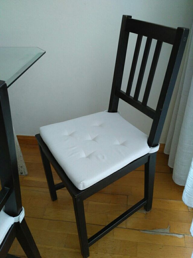 Juego de 4 sillas comedor ikea, madera y negras de segunda mano por ... Juego de 4 sillas comedor ikea, madera y negras de segunda mano por ...