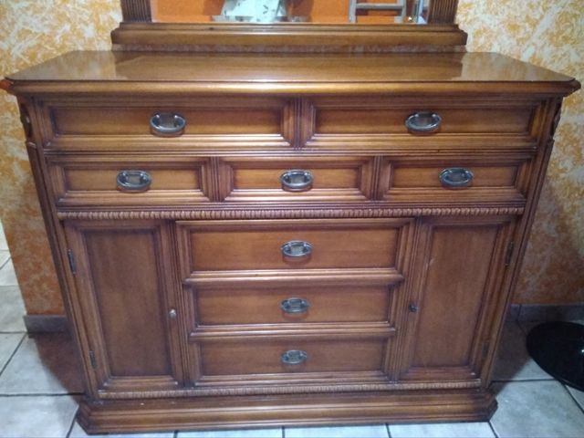 aparador y espejo de madera maciza