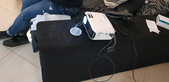 cambio proyector Led 2400 Lumenes por tv smart tv