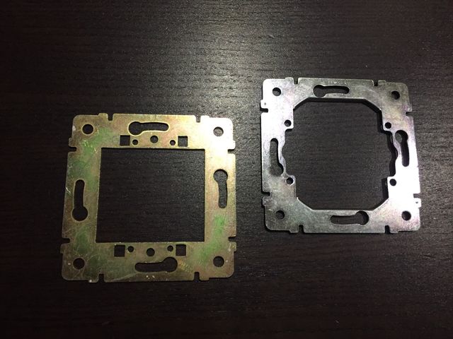 Bases metálicas para llaves de luz