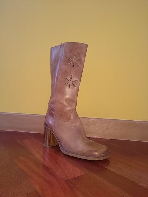 botas piel mustang número 40