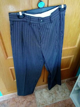 Pantalon Fallero Niño de segunda mano por 8 EUR en Valencia en WALLAPOP