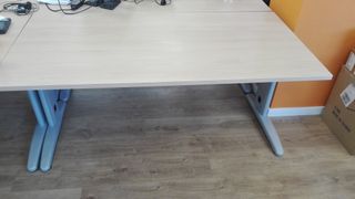 Mesa para oficina de segunda mano en Valencia en WALLAPOP Mesa para oficina de segunda mano en Valencia en WALLAPOP