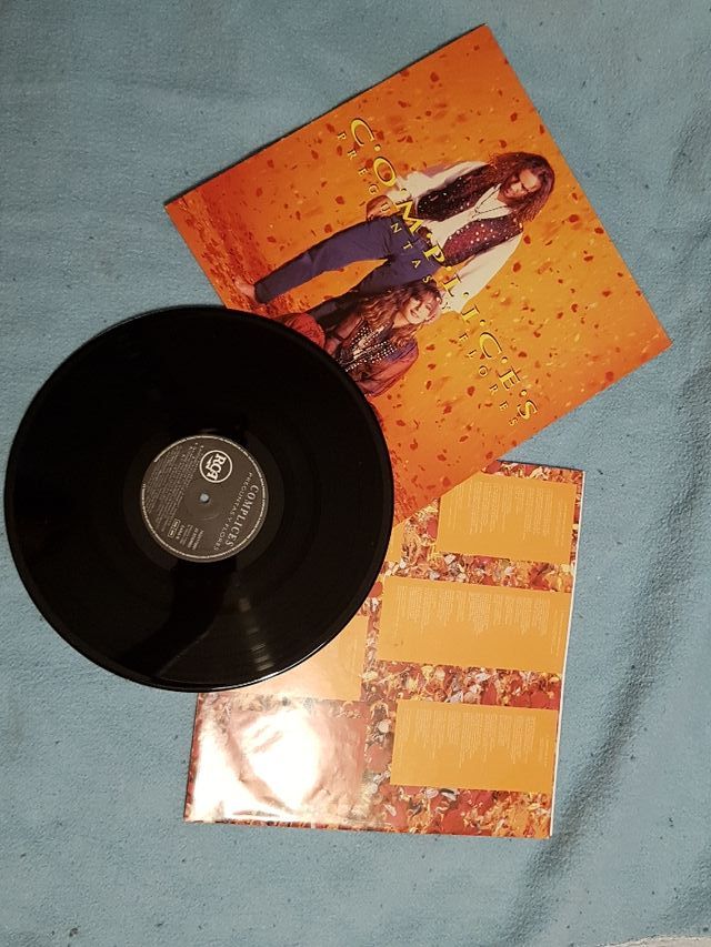 Disco Preguntas y Flores de COMPLICES