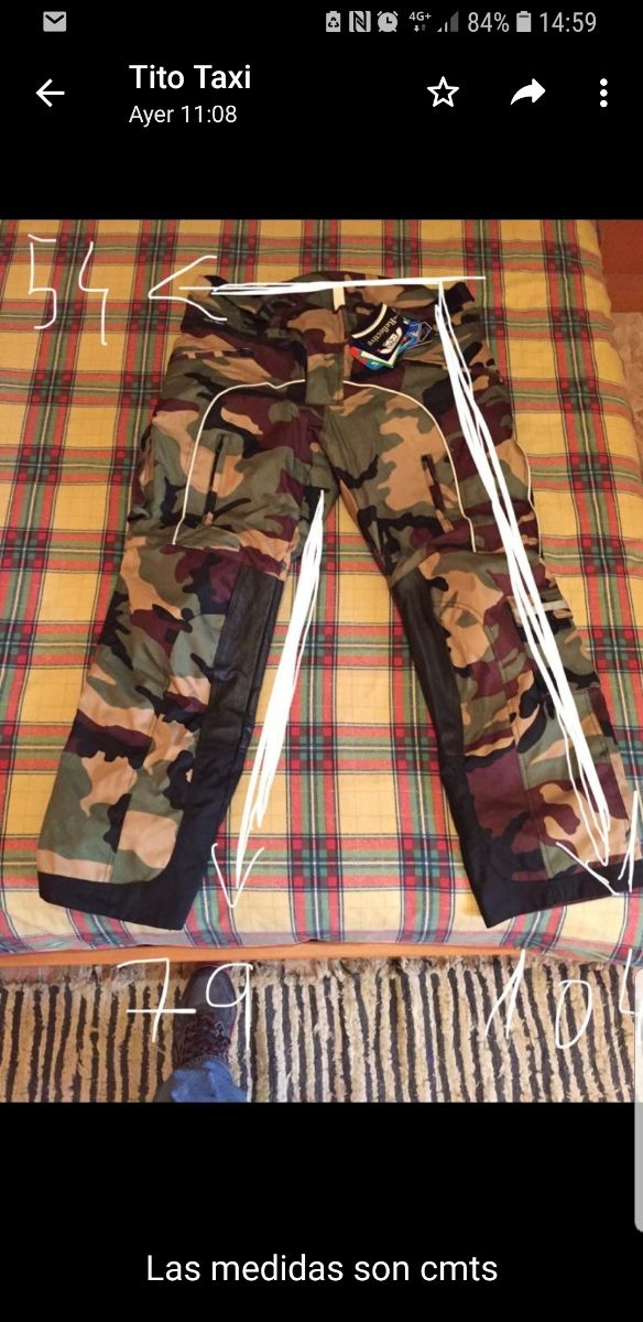 Pantalón cordura camuflaje.