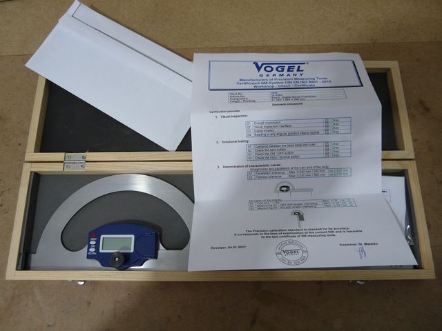 Transportador de ángulos digital.