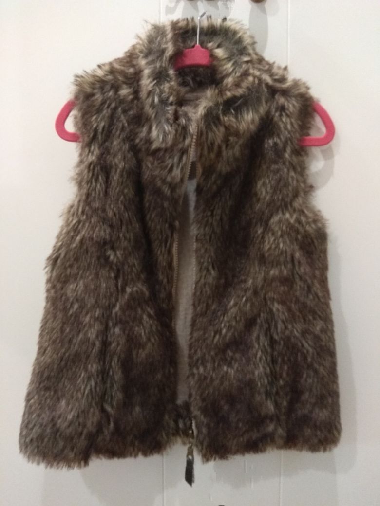 chaleco niña Sfera de segunda mano por 10 EUR en Madrid en WALLAPOP