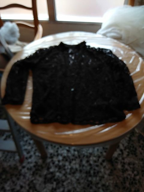 camisa negra de encaje