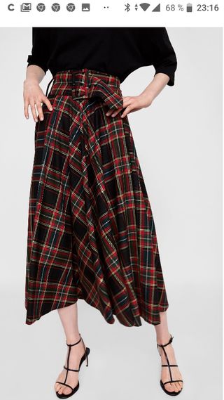 Falda zara agotada en tienda. de segunda mano por 25 EUR en Badalona en  WALLAPOP