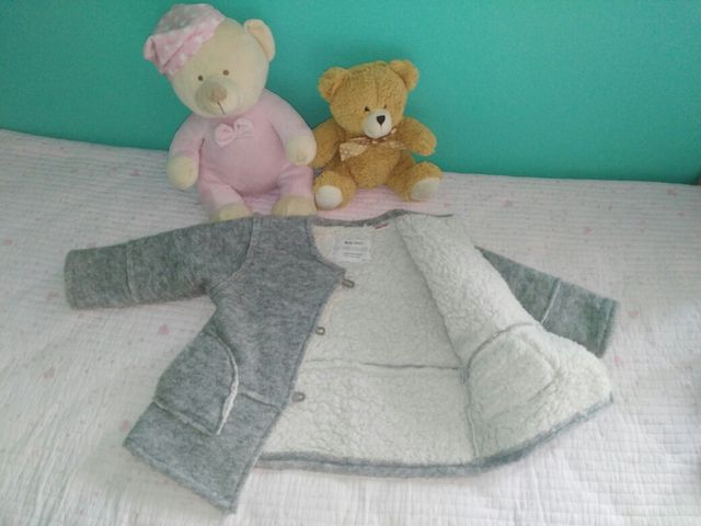 Abrigo Zara gris invierno 18-24 meses