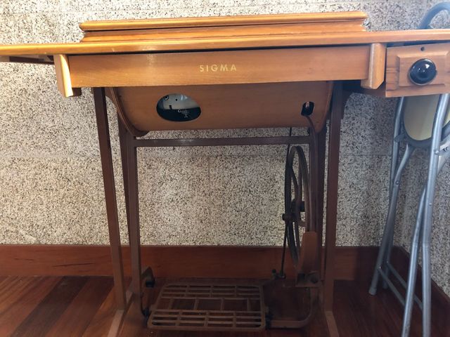 Máquina SIGMA con mesa tallada