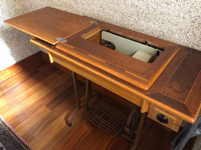 Máquina SIGMA con mesa tallada