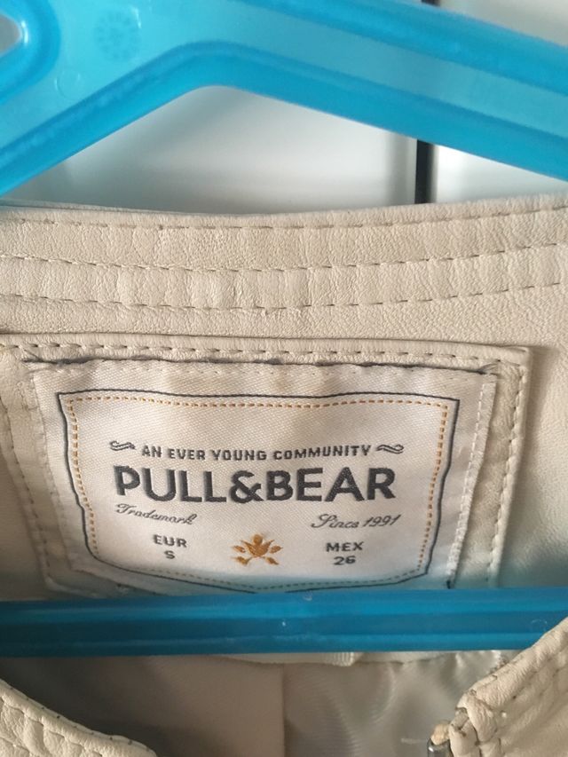 Cazadora beis PULL&BEAR