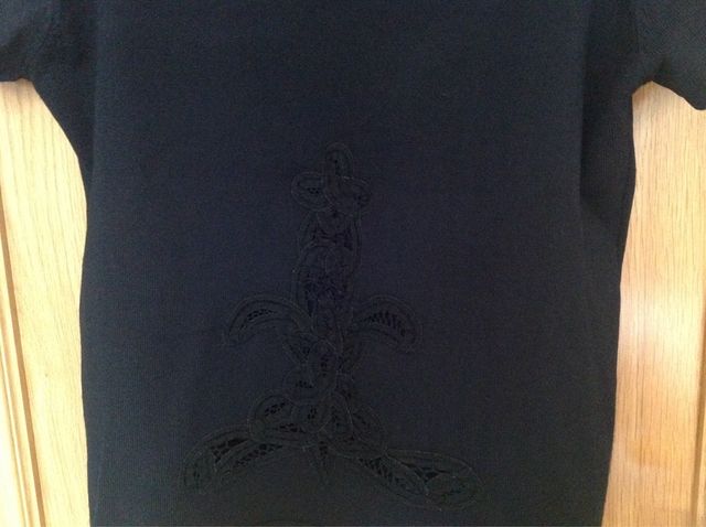 Jersey mujer Cortefiel con bordados