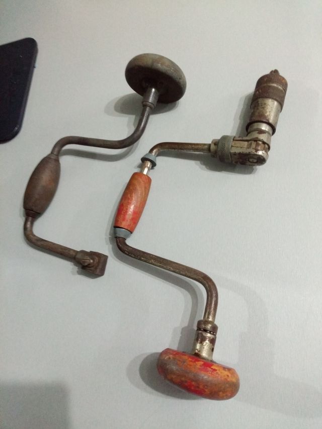 taladro manual antiguo