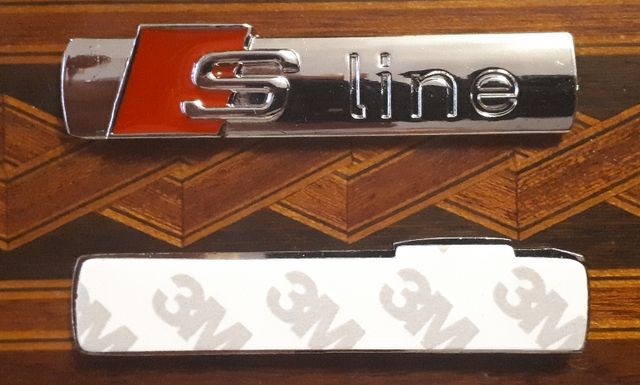 2 insigneas metalicas cromadas S-line Audi A4