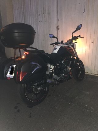 Maletas laterales para ktm duke 125-200 de segunda mano por 161 EUR en  Huertas del Palmar en WALLAPOP