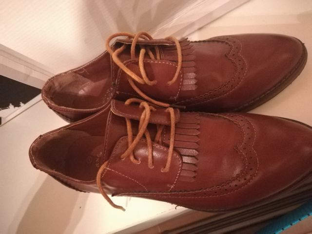 Zapatos marrones de vestir