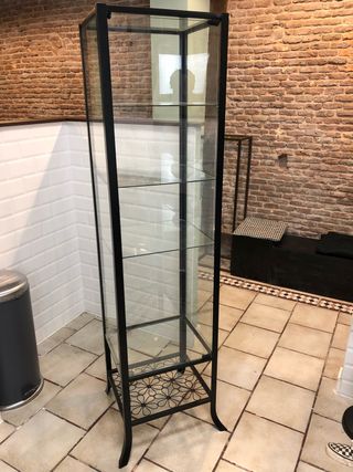Vitrina Ikea de segunda mano en Madrid en WALLAPOP