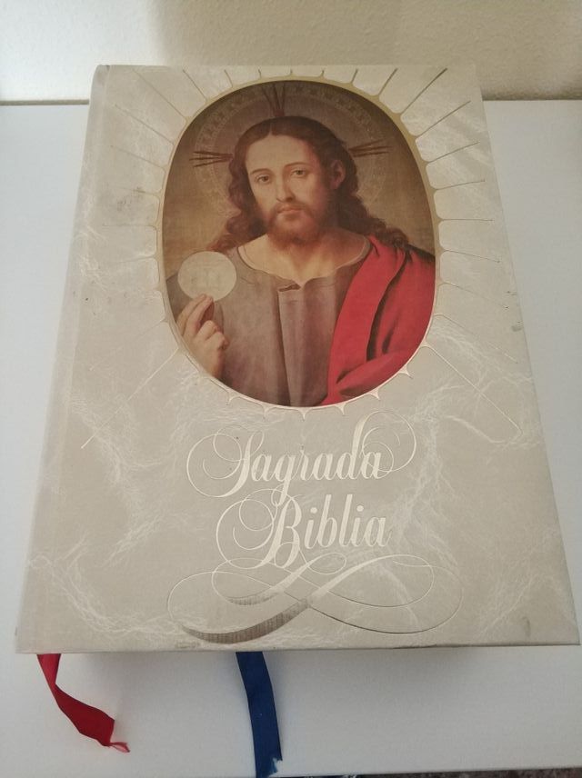 LIBRO DE LA SAGRADA BIBLIA