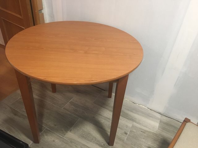 Mesa redonda cocina de segunda mano por 40 € en Valencia en WALLAPOP Mesa redonda cocina de segunda mano por 40 € en Valencia en WALLAPOP