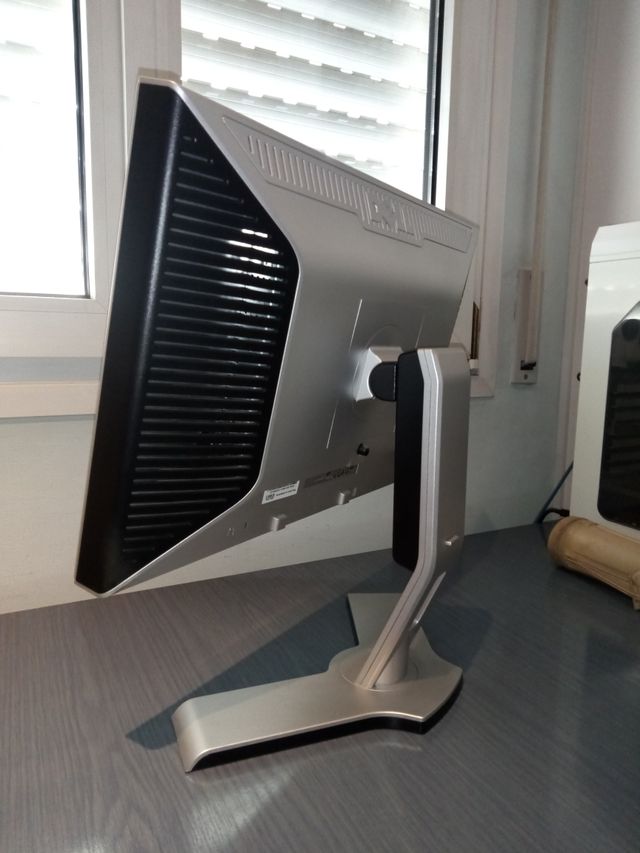 Monitor Dell 20" 2009W Plata