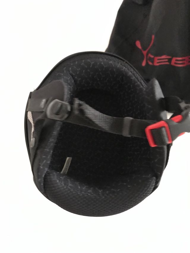 Casco Sky. Snowboard CEBE con funda. Talla M.