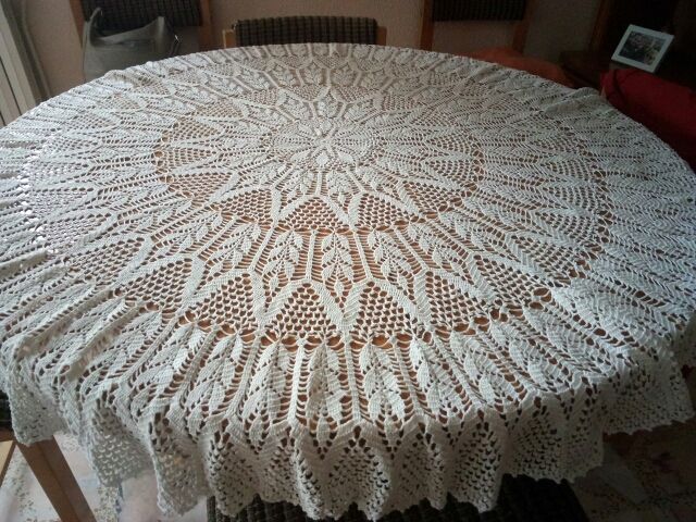 Tapete mesa hecho con hilo de alta calidad