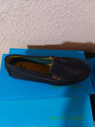 Mocasín piel niño nuevo Maria León de segunda mano por 15 EUR en Burgos en  WALLAPOP