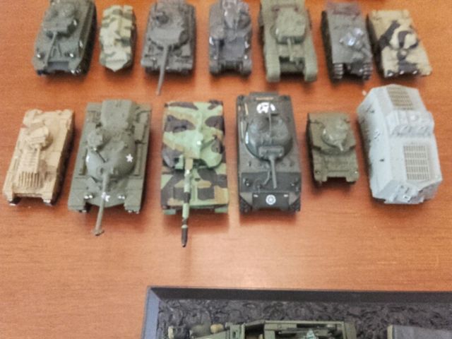 Tanques em miniatura