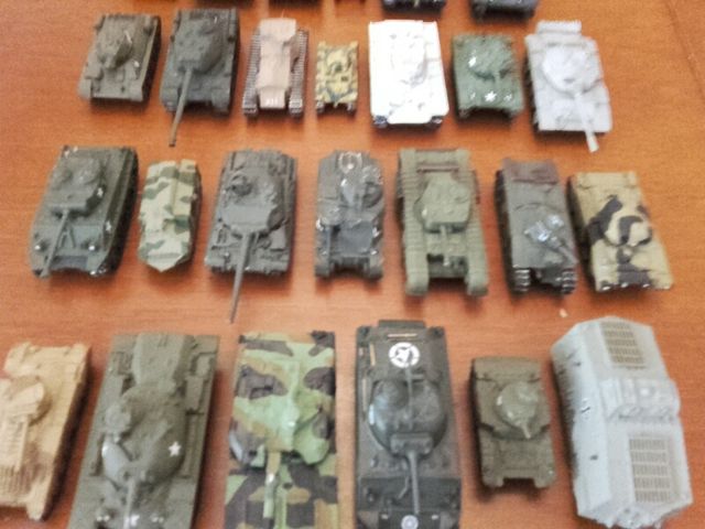 Tanques em miniatura