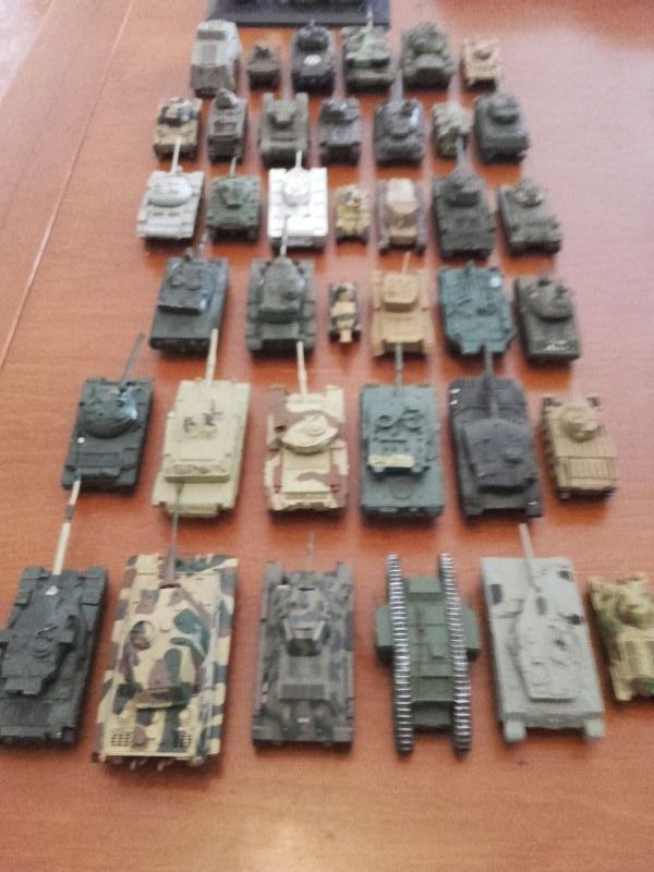 Tanques em miniatura