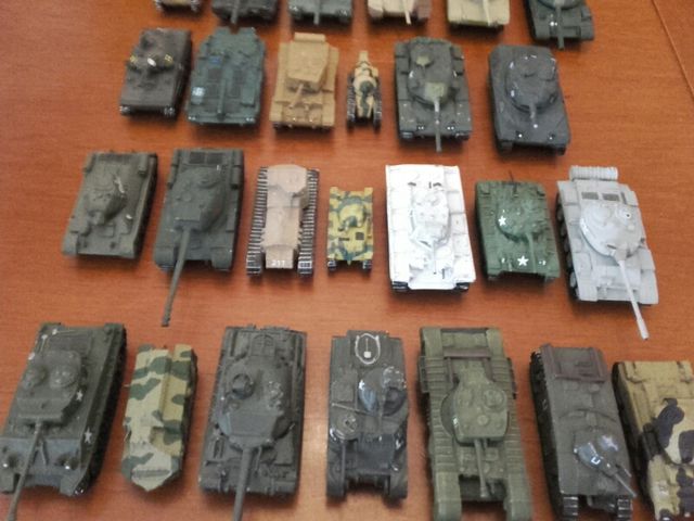 Tanques em miniatura