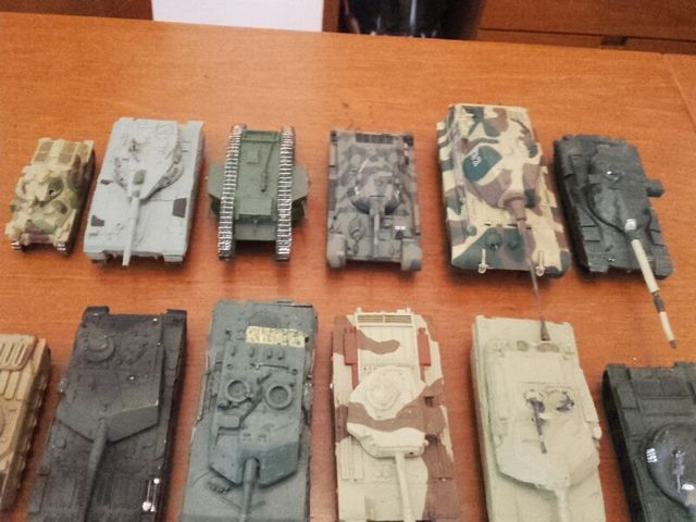 Tanques em miniatura