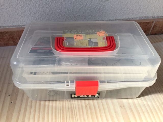 Caña y caja de pesca 