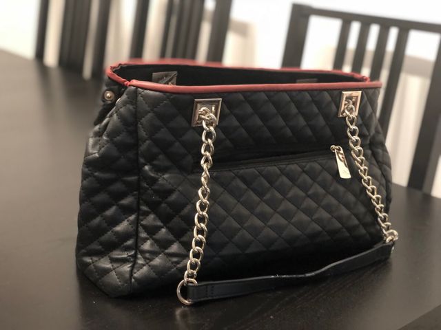 Bolso negro carpisa estilo Channel