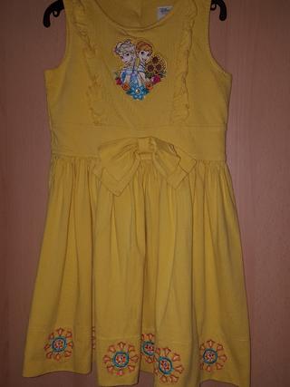 Vestido frozen original disney de segunda mano por 10 EUR en Santa Perpètua  de Mogoda en WALLAPOP