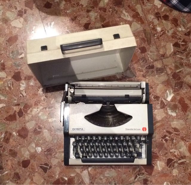 Máquina de escribir, OLIMPIA