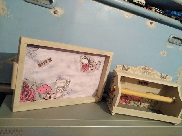 bandeja y portarrollos de papel de cocina