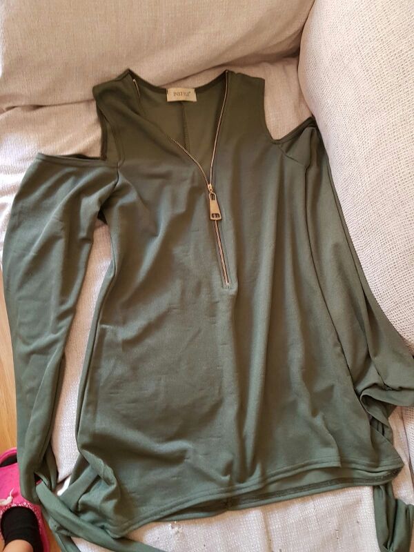 camiseta con cremallera